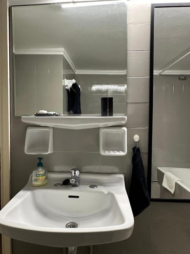 Renovated Cozy Apartment Near To Acropolis Ateny Zewnętrze zdjęcie